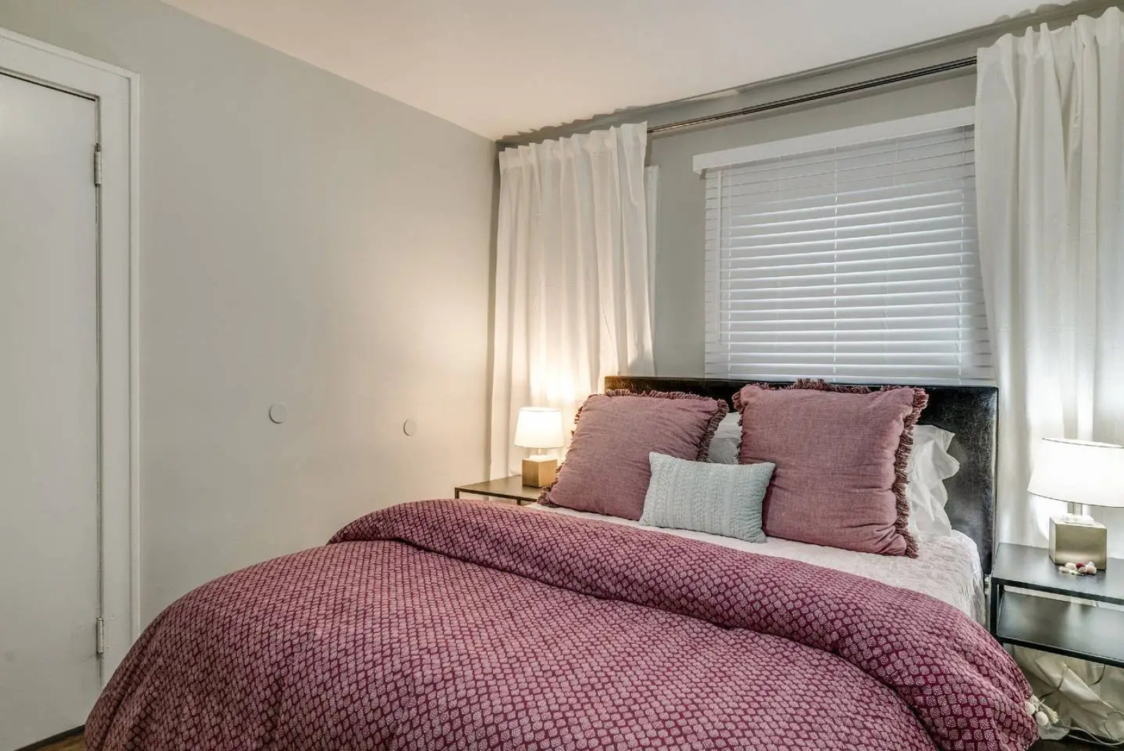 Cozy and comfortable apartment /15 minutes to down town