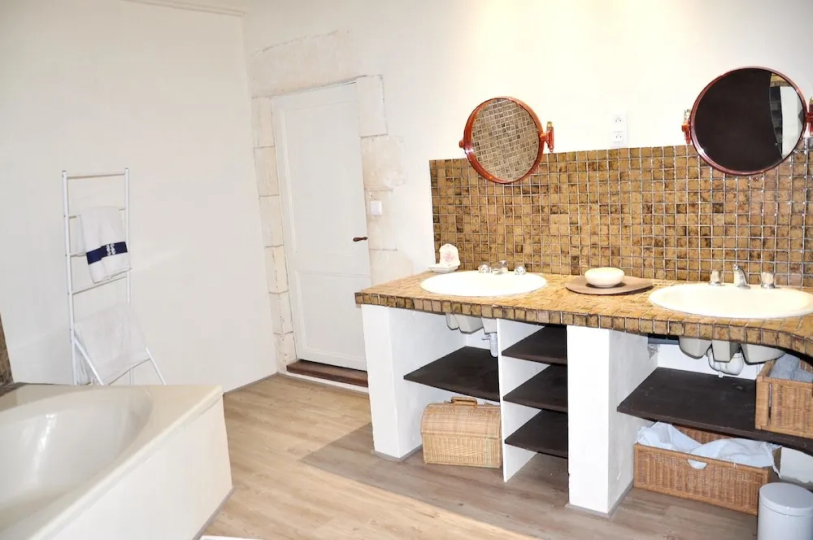 House with 4 Bedrooms in la Tremblade, with Pool Access, Enclosed Gard