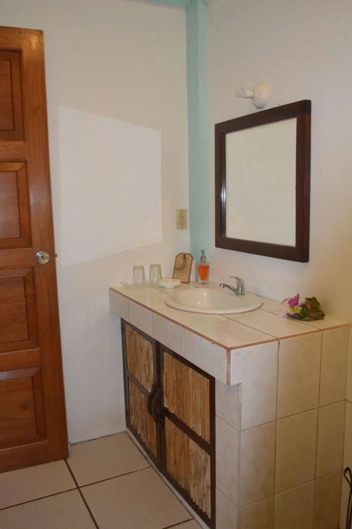 The Lookout Inn Lodge