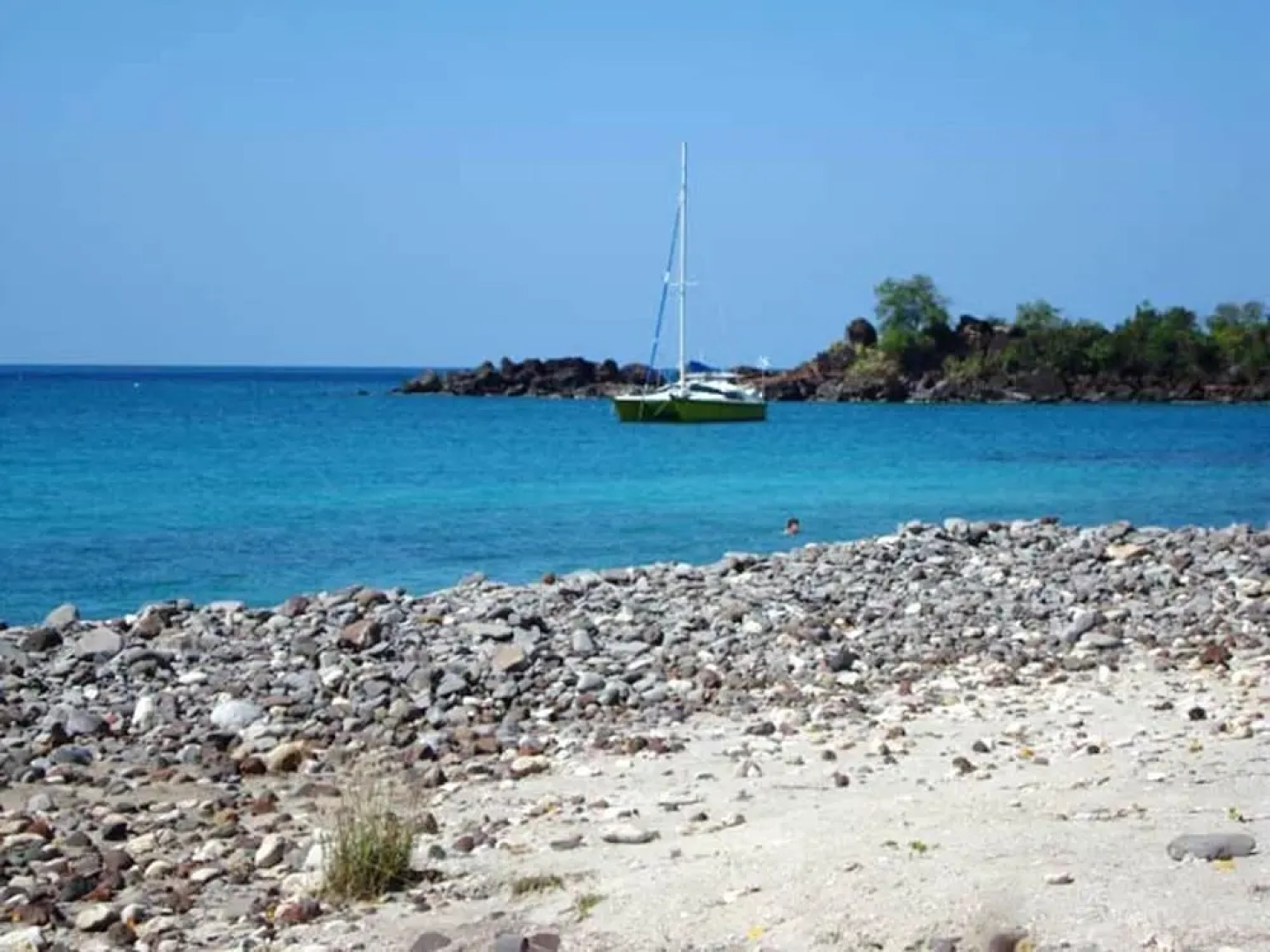 Apartment With 2 Bedrooms in Bouillante, With Wonderful sea View, Furn