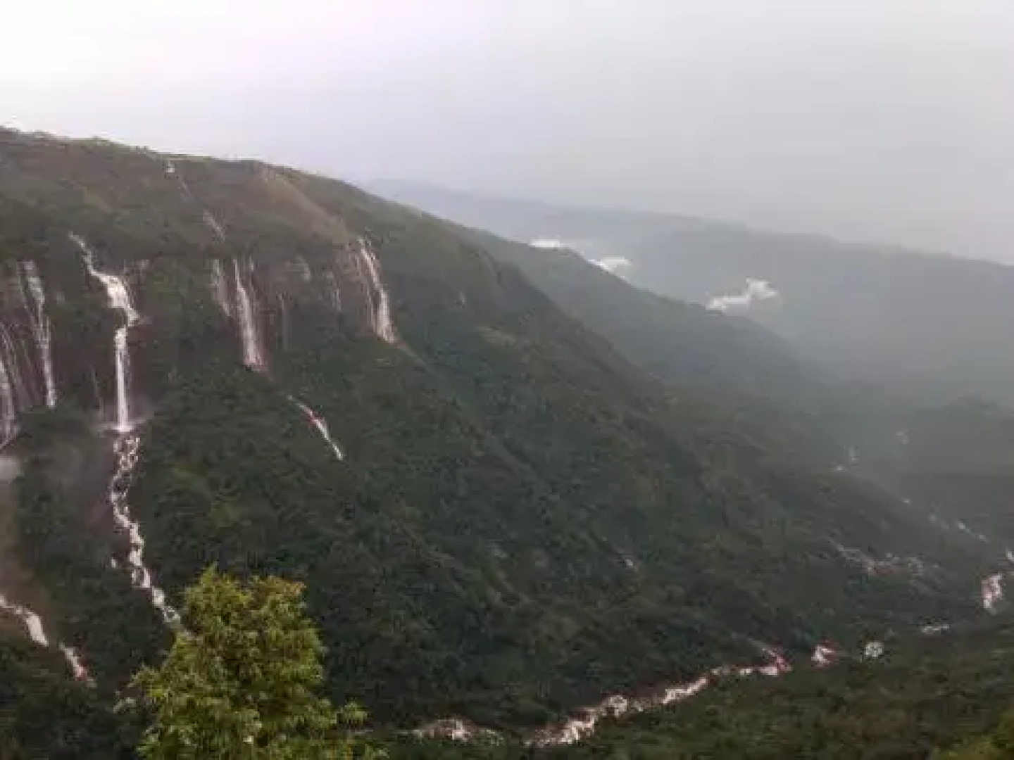 7 Sisters Falls View Inn Hotel