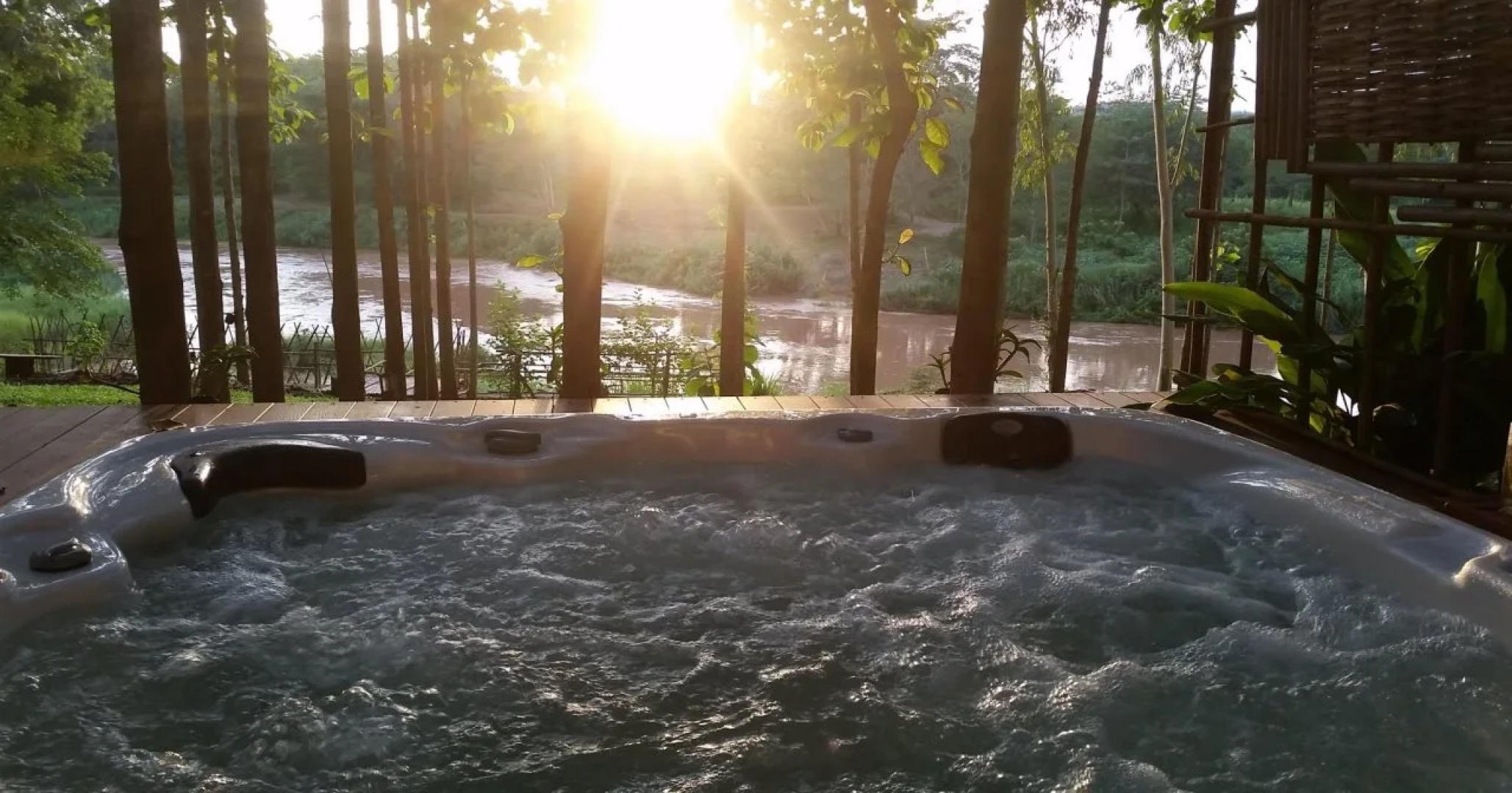 Nan De Panna Riverside Homestay