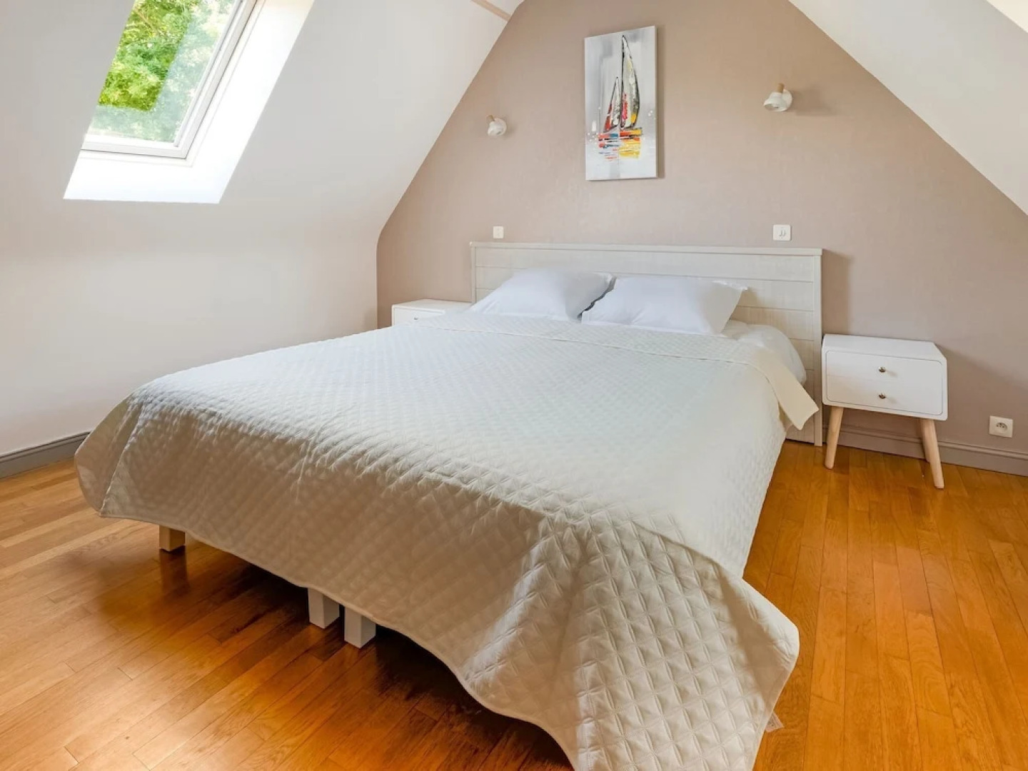 Quaint Holiday Home in Logonna-daoulas Near Sea