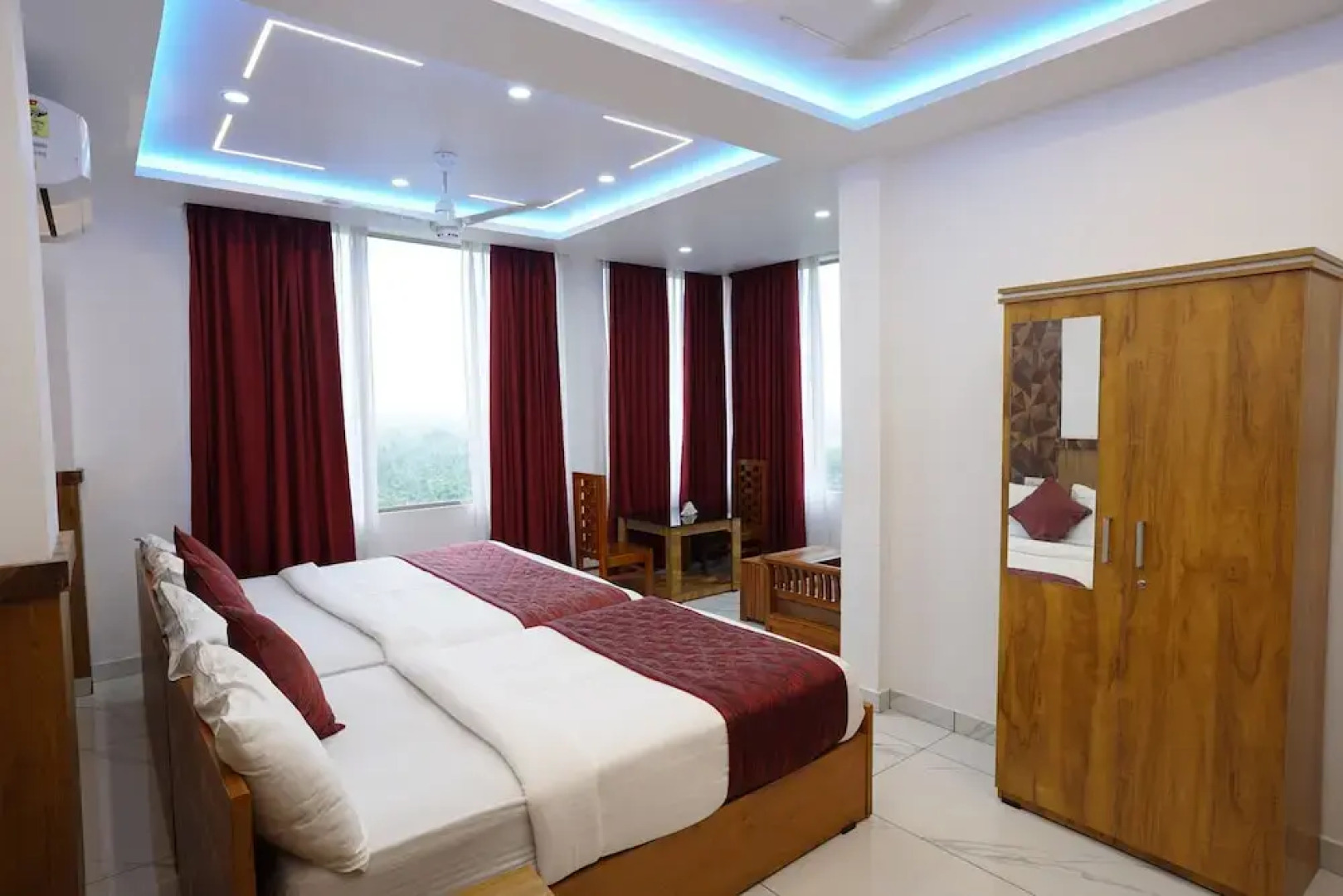 Parassini Tourist Home