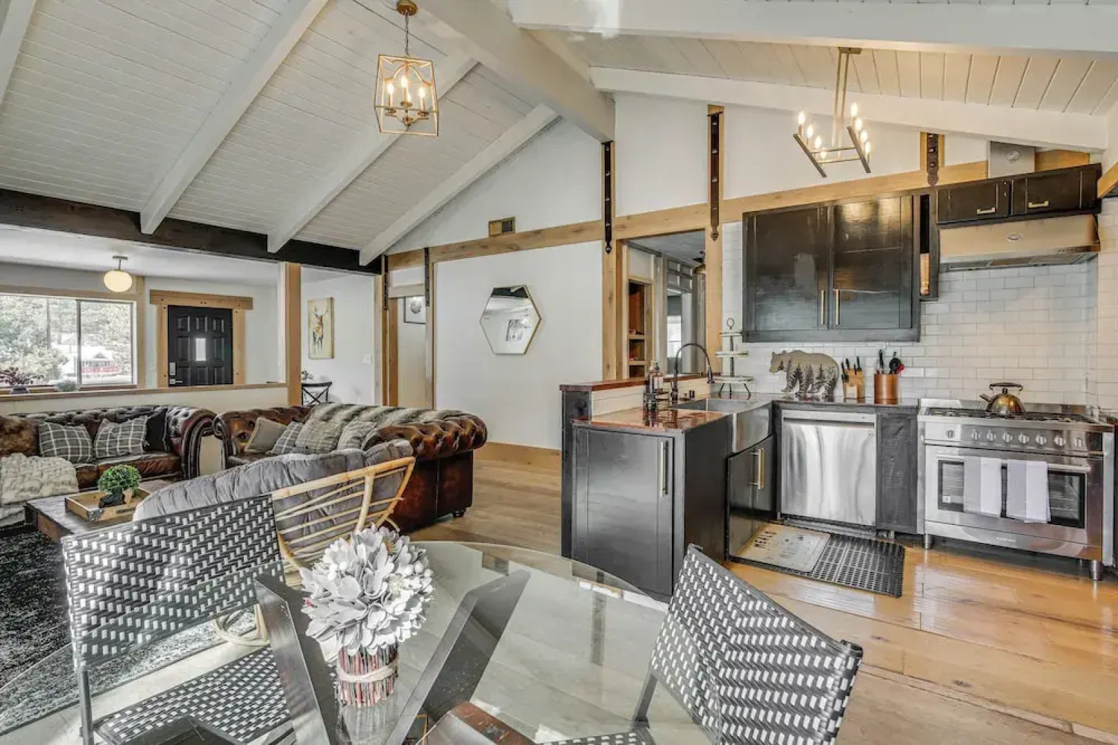 Chic Alpine Hideaway: Hiking, Skiing + Exploring!