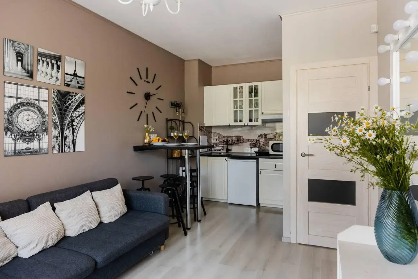 Апартаменты на аллее Тулонская 12