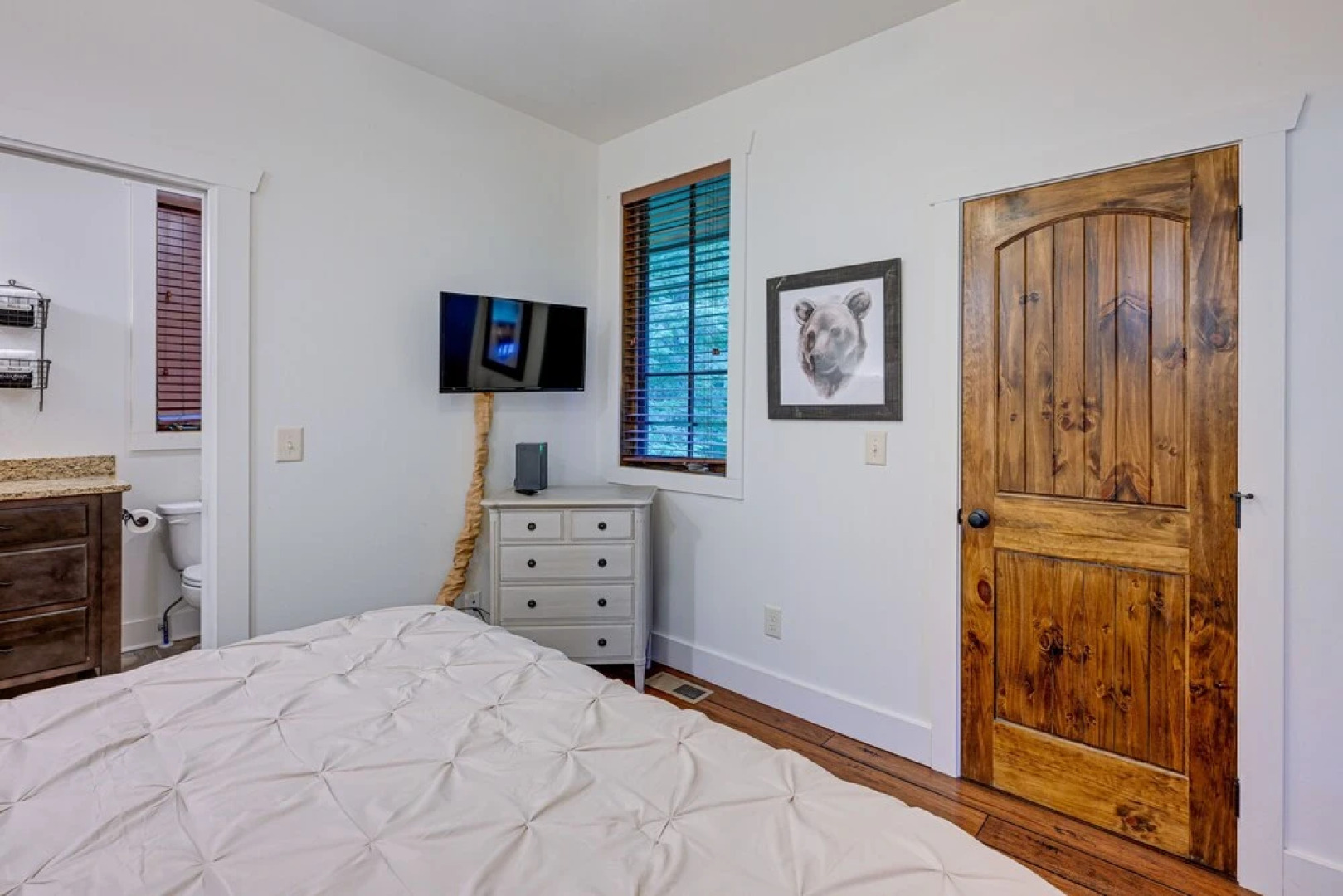 Modern-rustic Glenville Cabin: Golf, Hike + Unwind