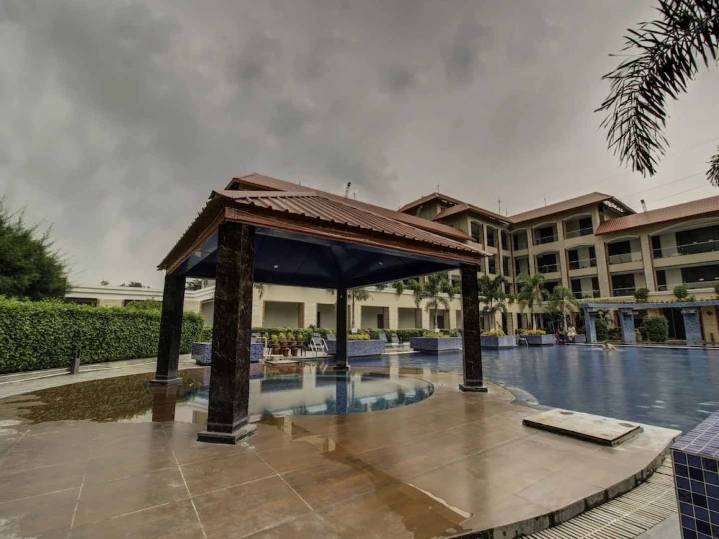 OYO 3575 The Wave International