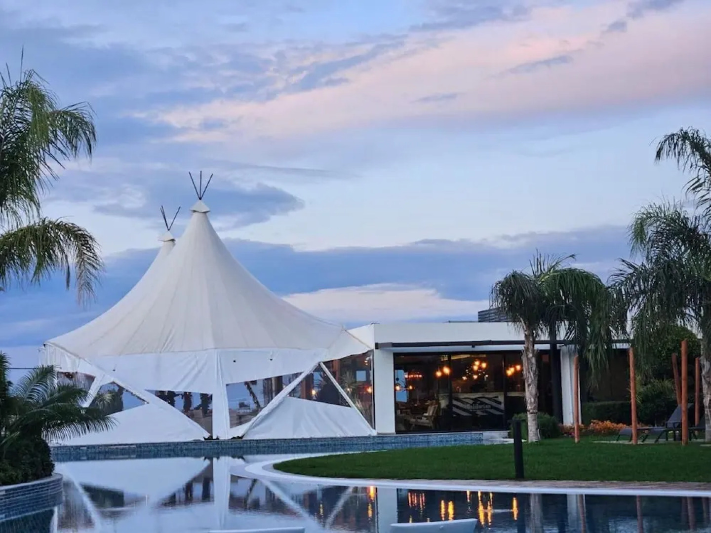 Serene Three-bedroom Retreat in Unforgettable Setting