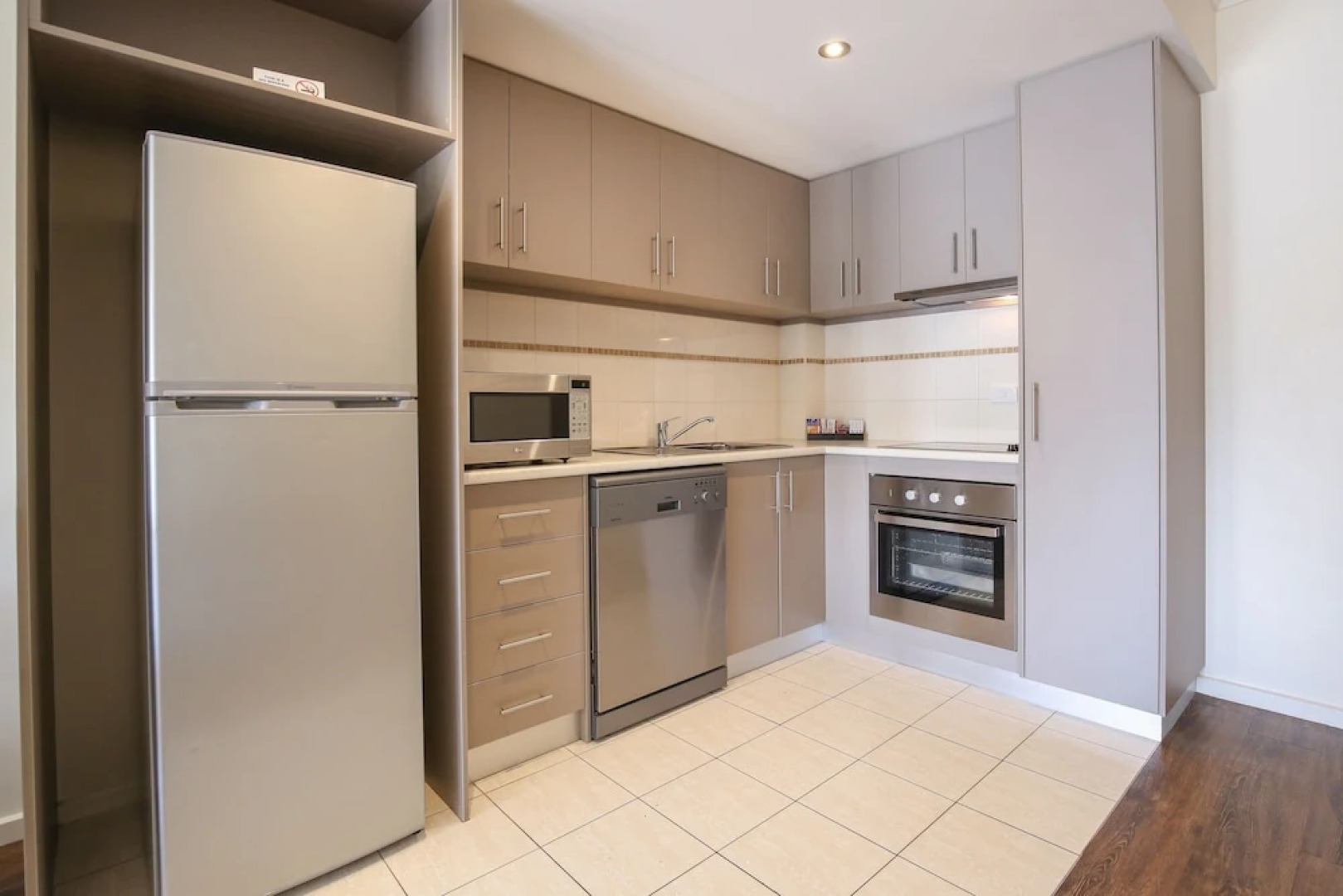 Aquarius Apartments and Cabins