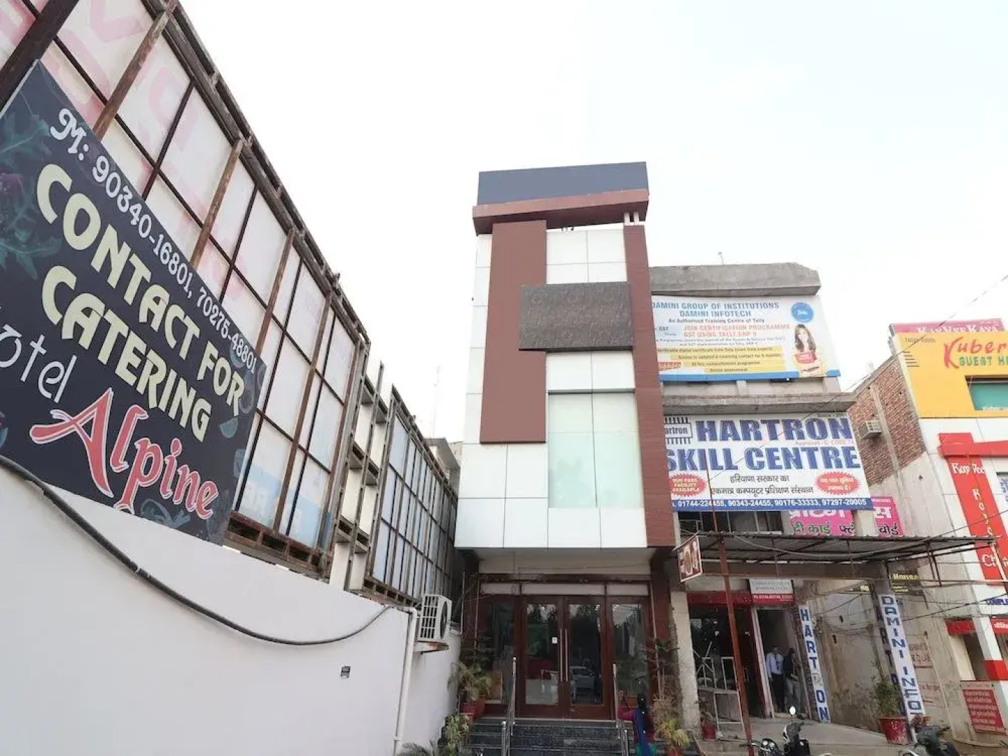 OYO 22977 Hotel Alpine