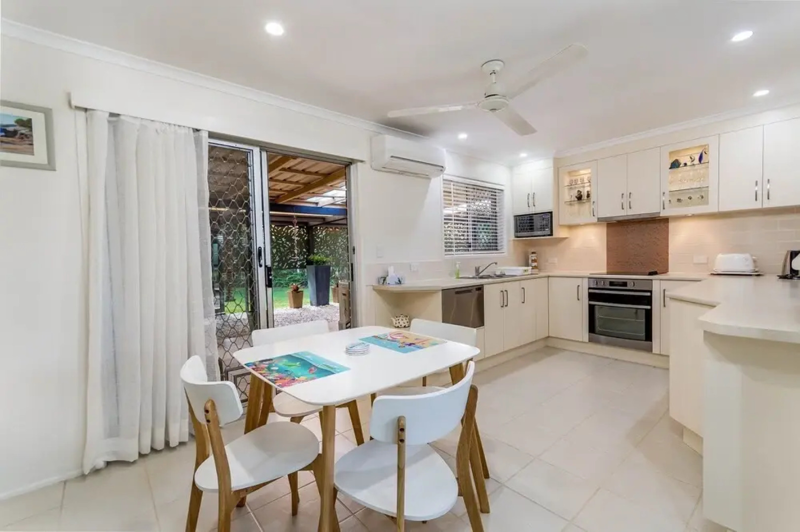 Kokomo, thats where we want to go - Bellara