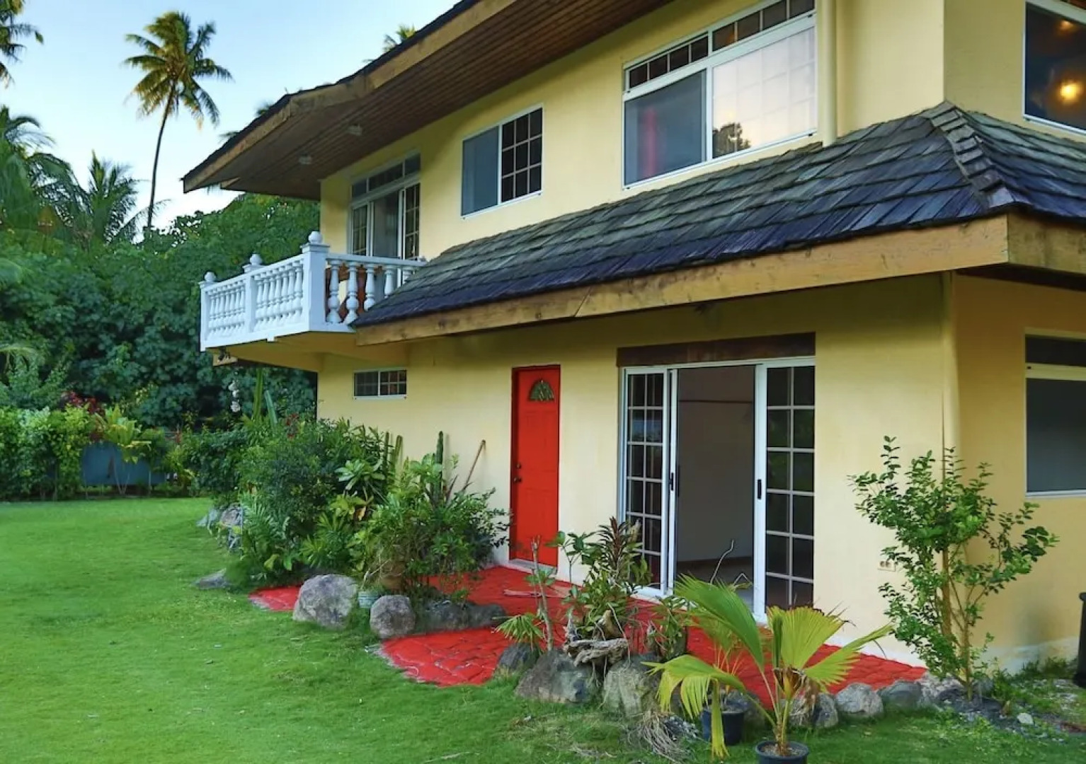 Hana Iti Beach House