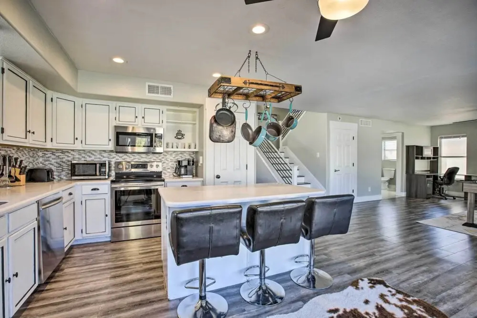 1 Mi to State Farm Stadium: Home w/ Pool & Grill!