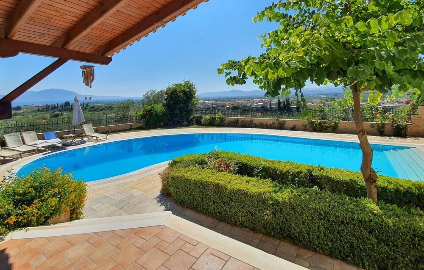 Stunning Home in Kiato With Sauna, Wifi and 5 Bedrooms