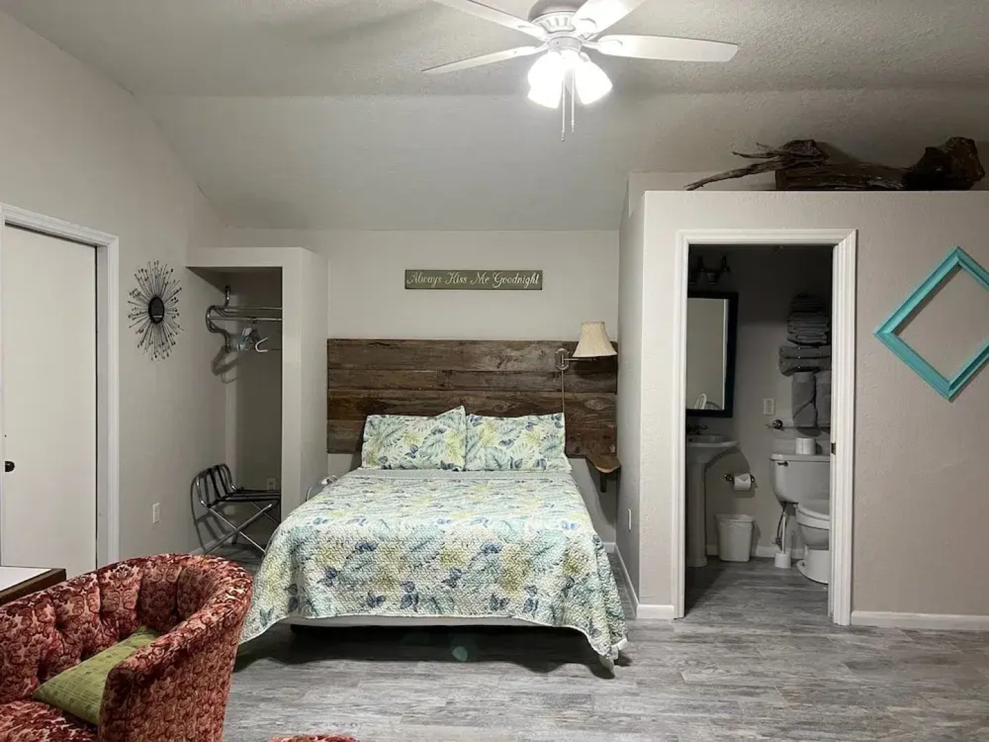 Nature Coast Inn and Cottages