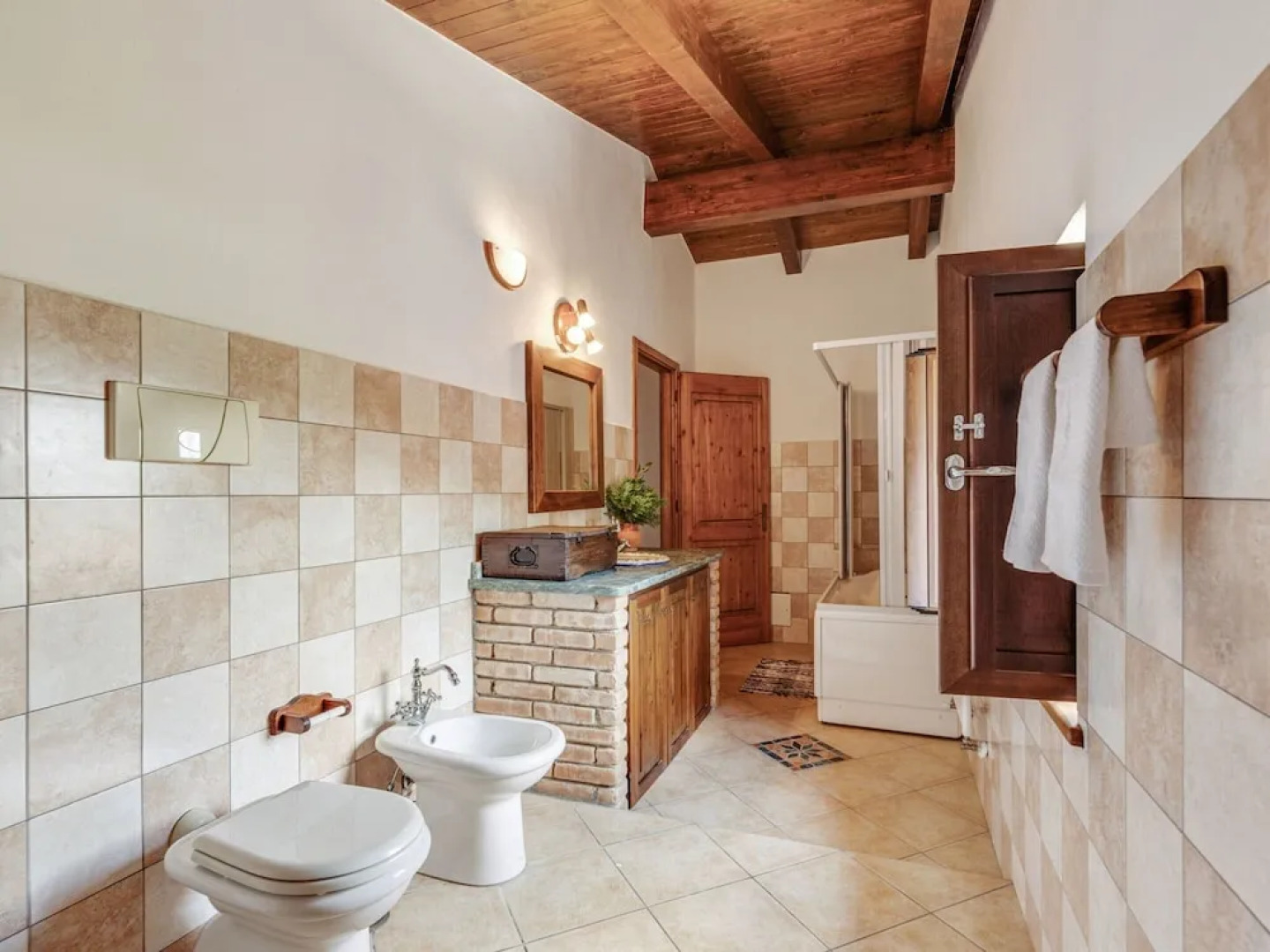 Chalet in Motta Santa Lucia in Greenery