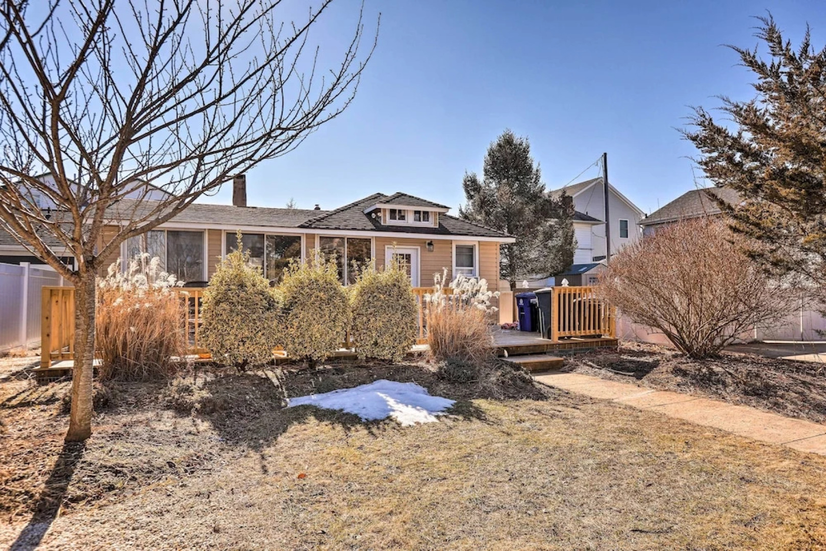 Pet-friendly Belmar Cottage < 1 Mi to Beach!