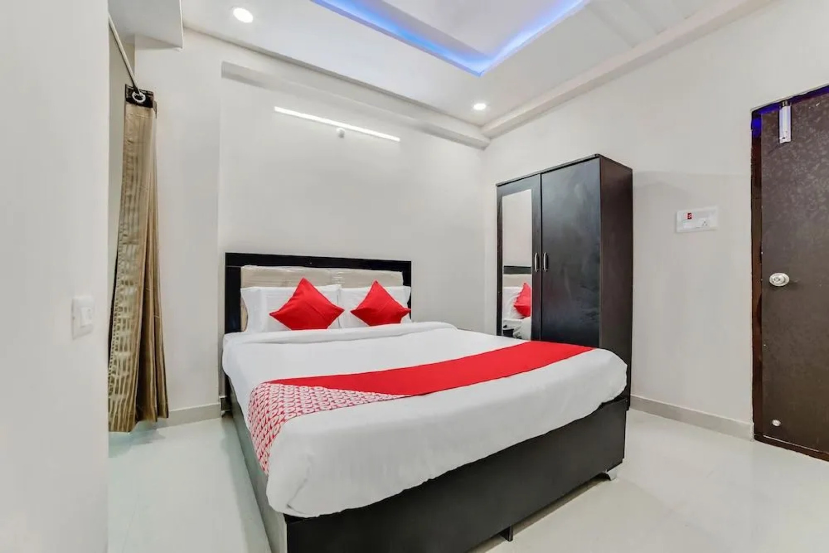 OYO Flagship 60526 5 STAR GRAND