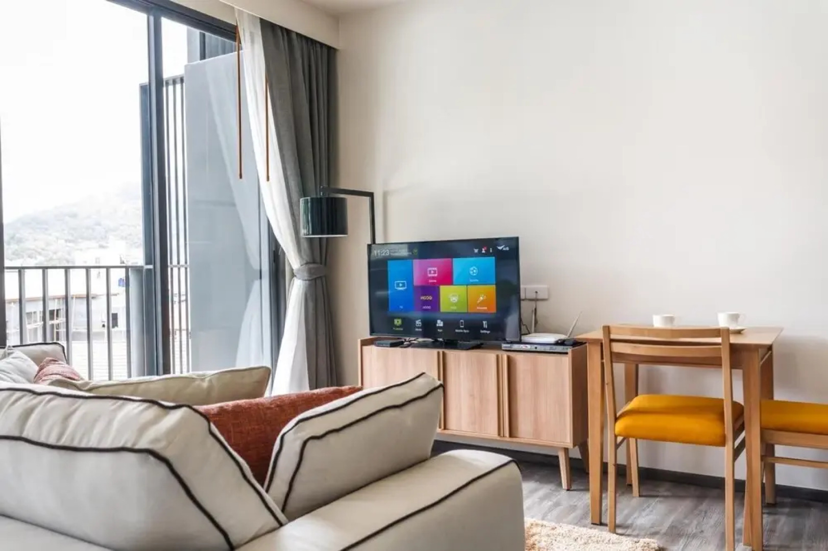 Spacious and Clean Apartment in The Deck Patong