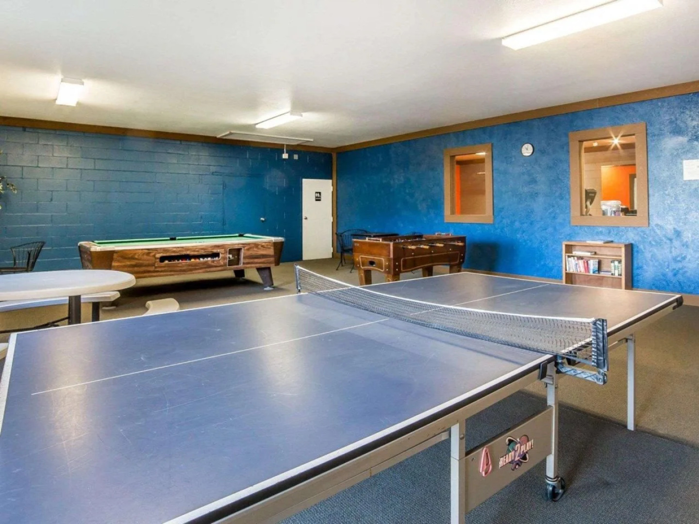 Antler Lodge - Gardiner MT