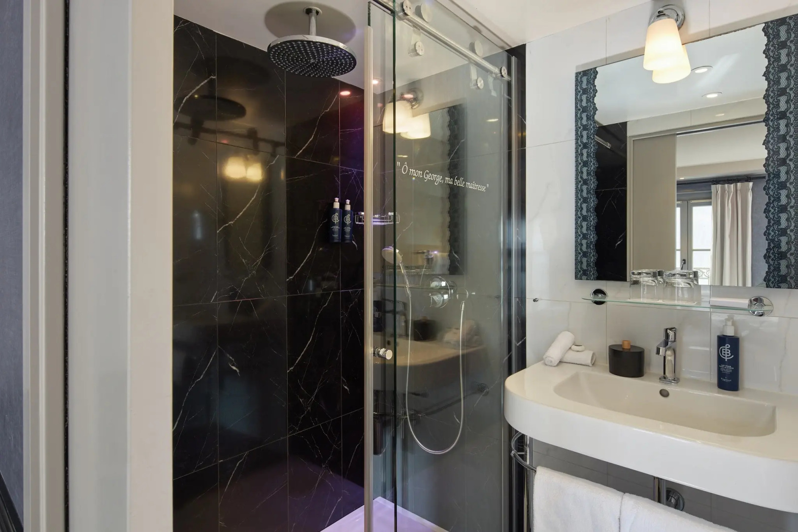 Les Plumes Hôtel Paris