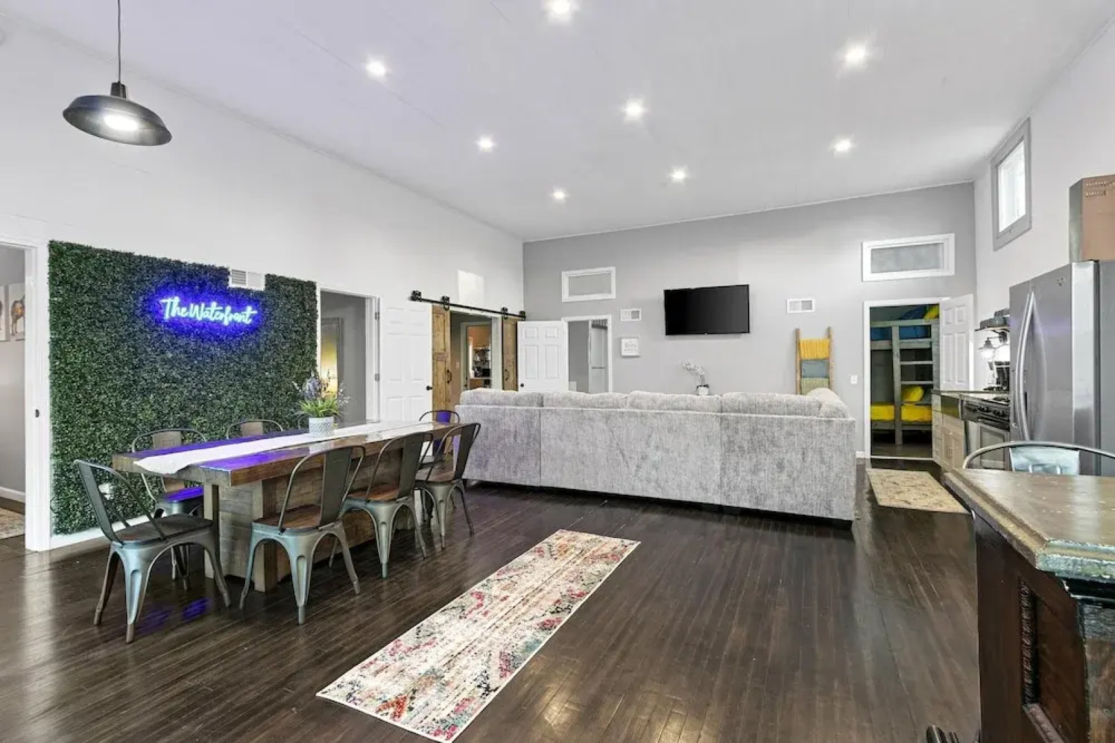 The Waterfront - Waterslide Game Room Sleeps 26