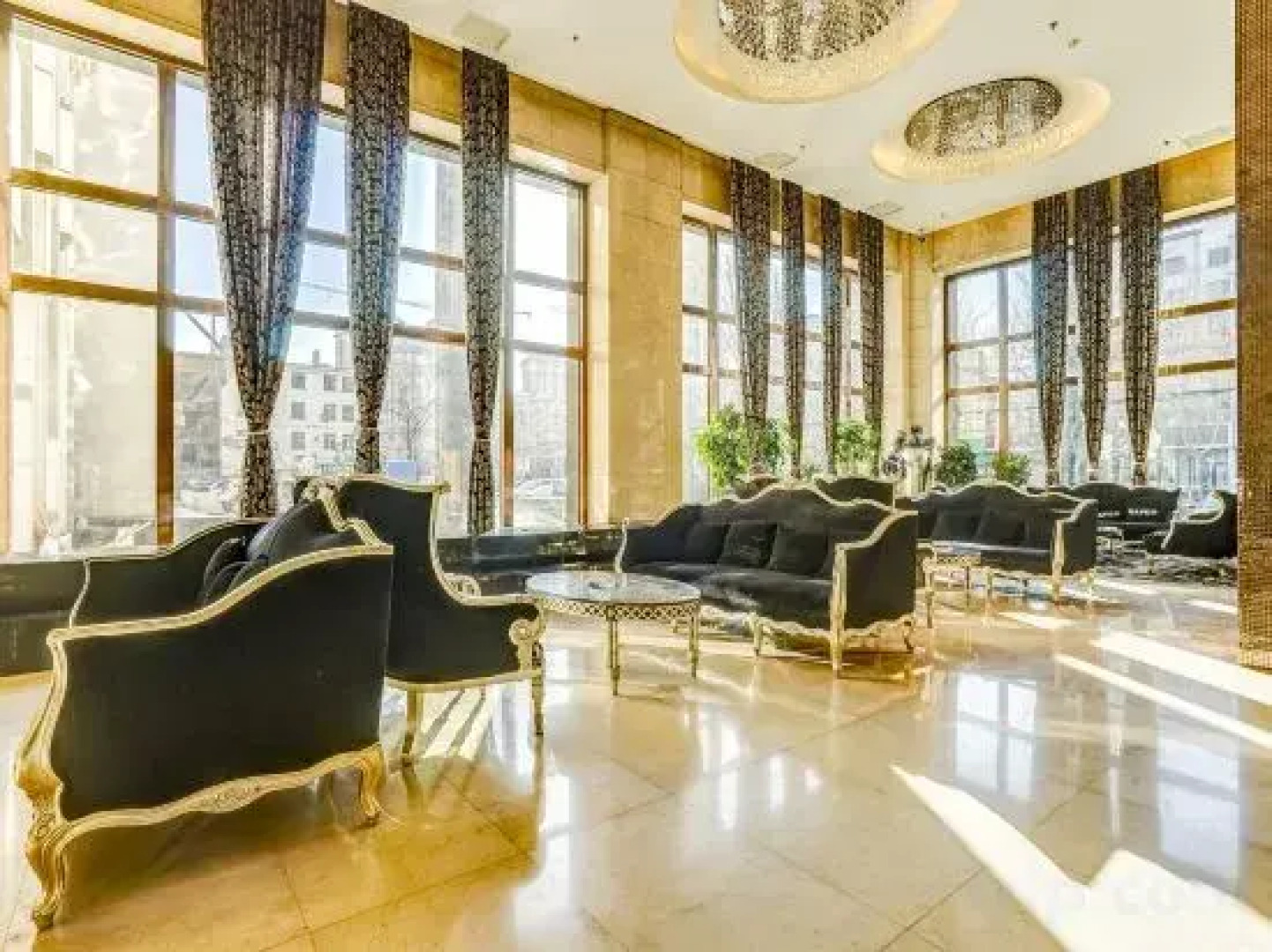 Roman Garden Business Center