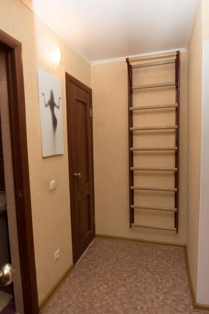 Мода в доме на проспекте Абая 105