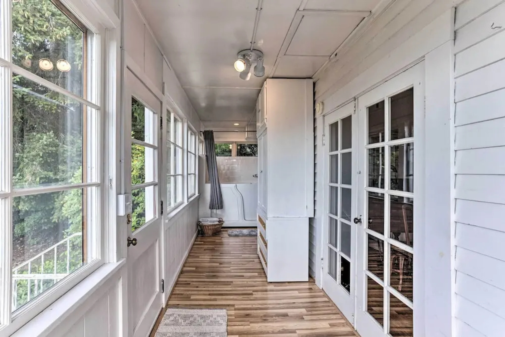 Charming Historic Retreat Near Poverty Bay!