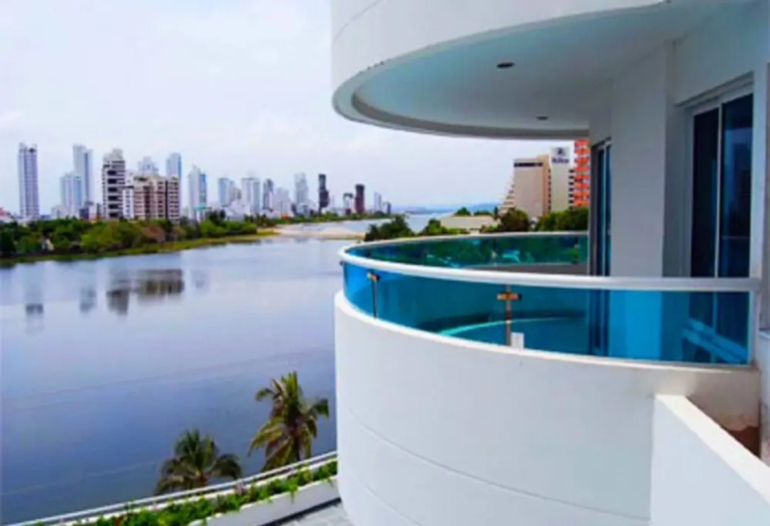 Torres del Lago Apartments