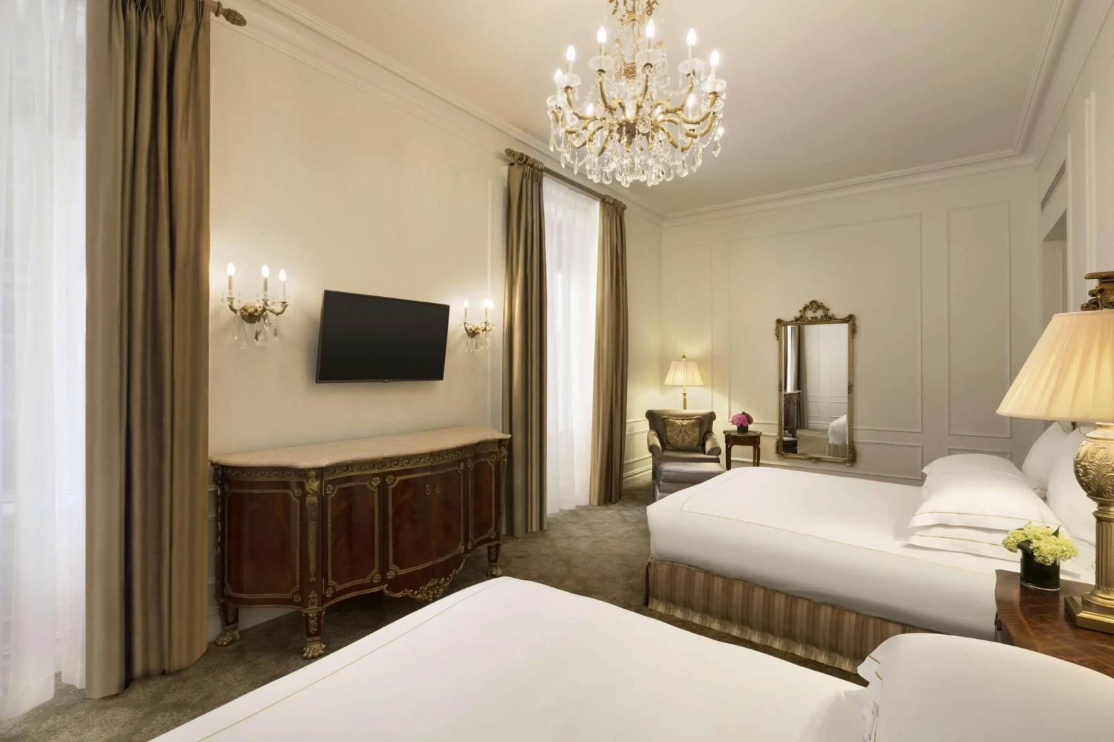 Отель The Plaza