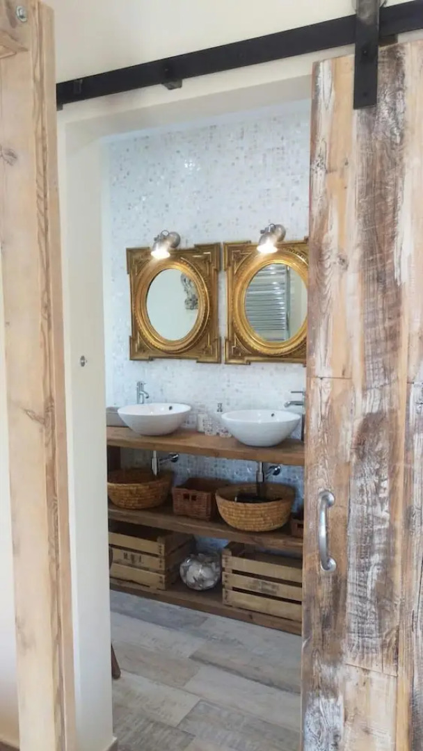 Lamusana - Adults Only