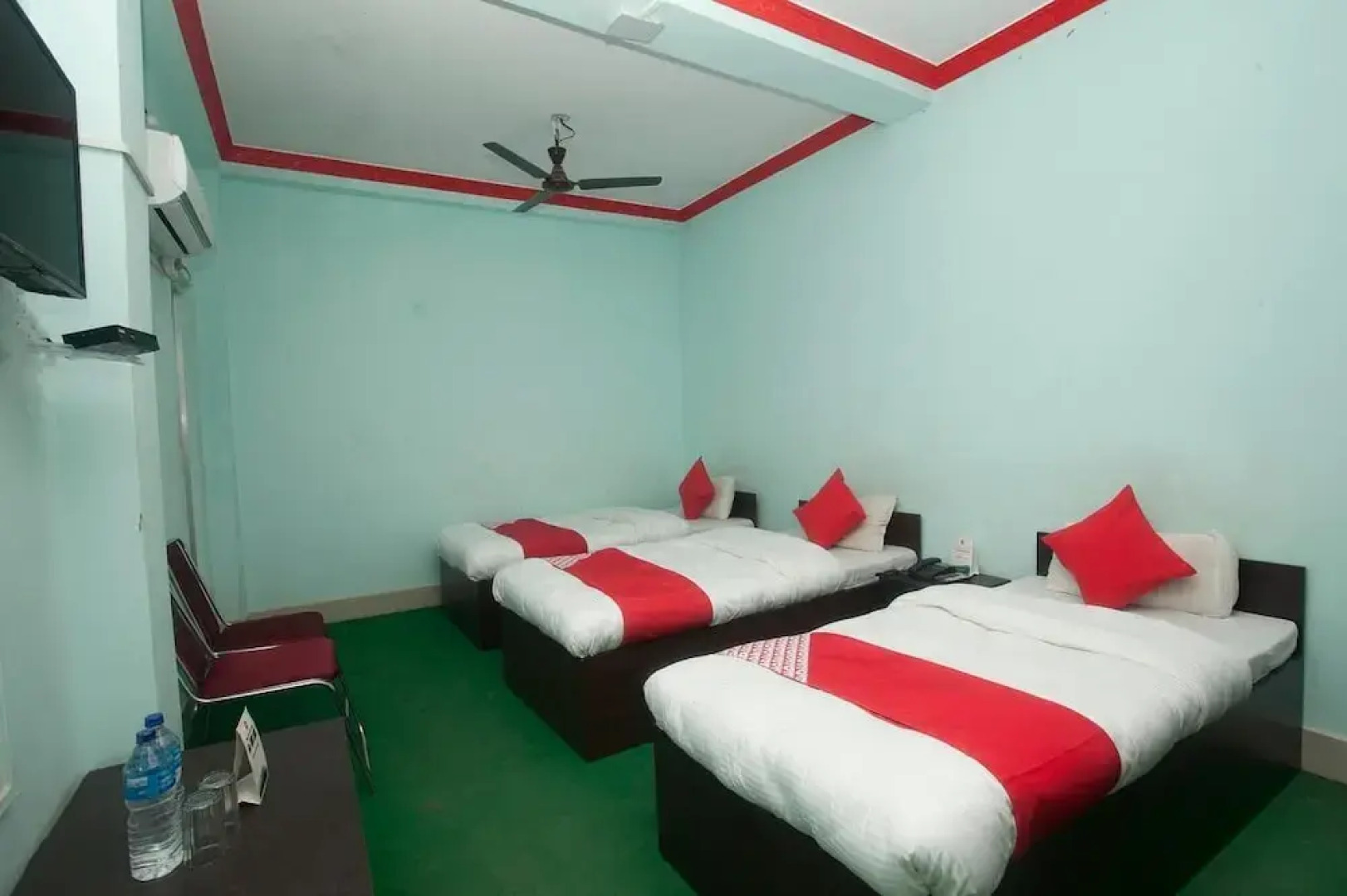 OYO 766 Hotel Crown Plaza