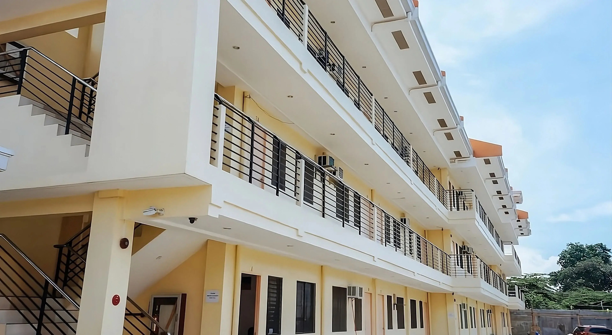 Maple Residences by RedDoorz