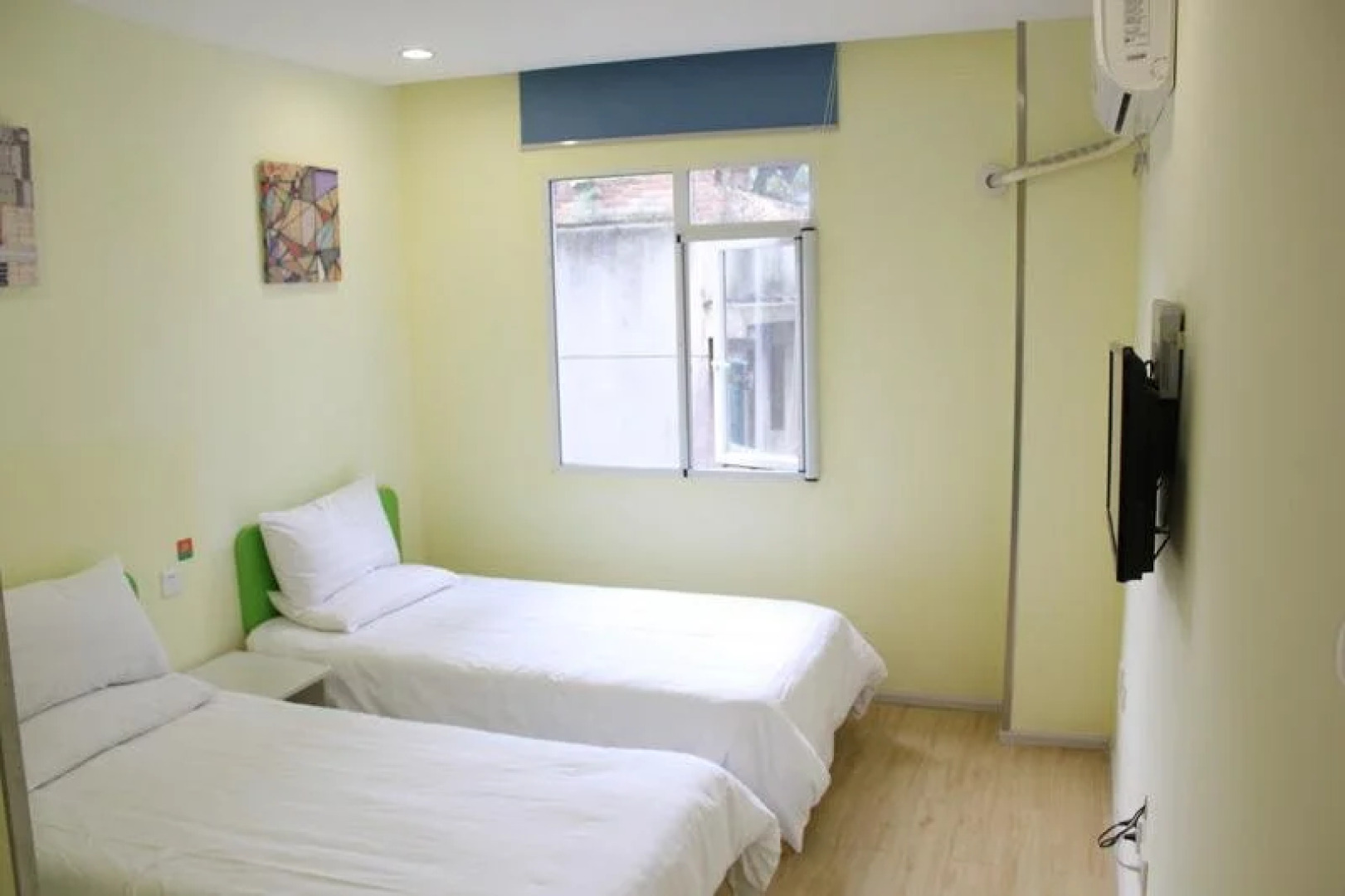 Hi Inn Changshu Clothing City