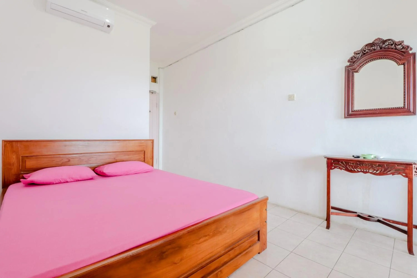 Adinda Beach Hotel and Villa by ZUZU