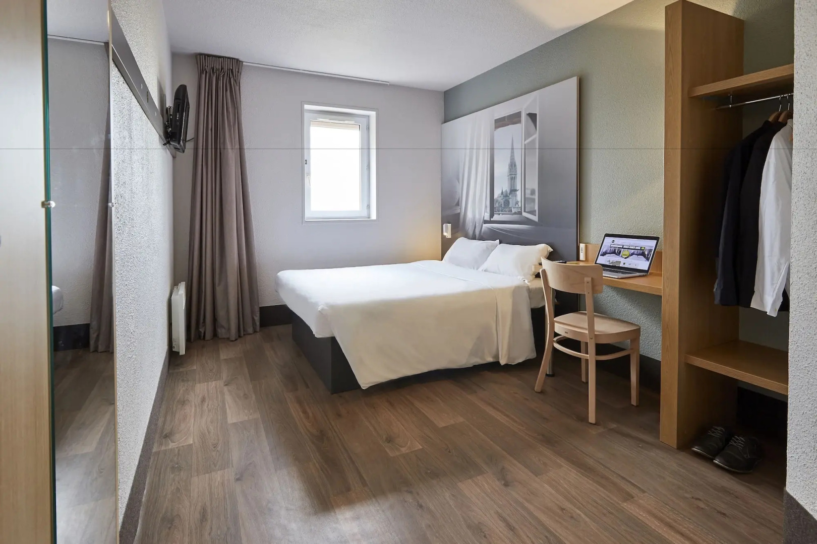 B&B HOTEL Caen Mémorial