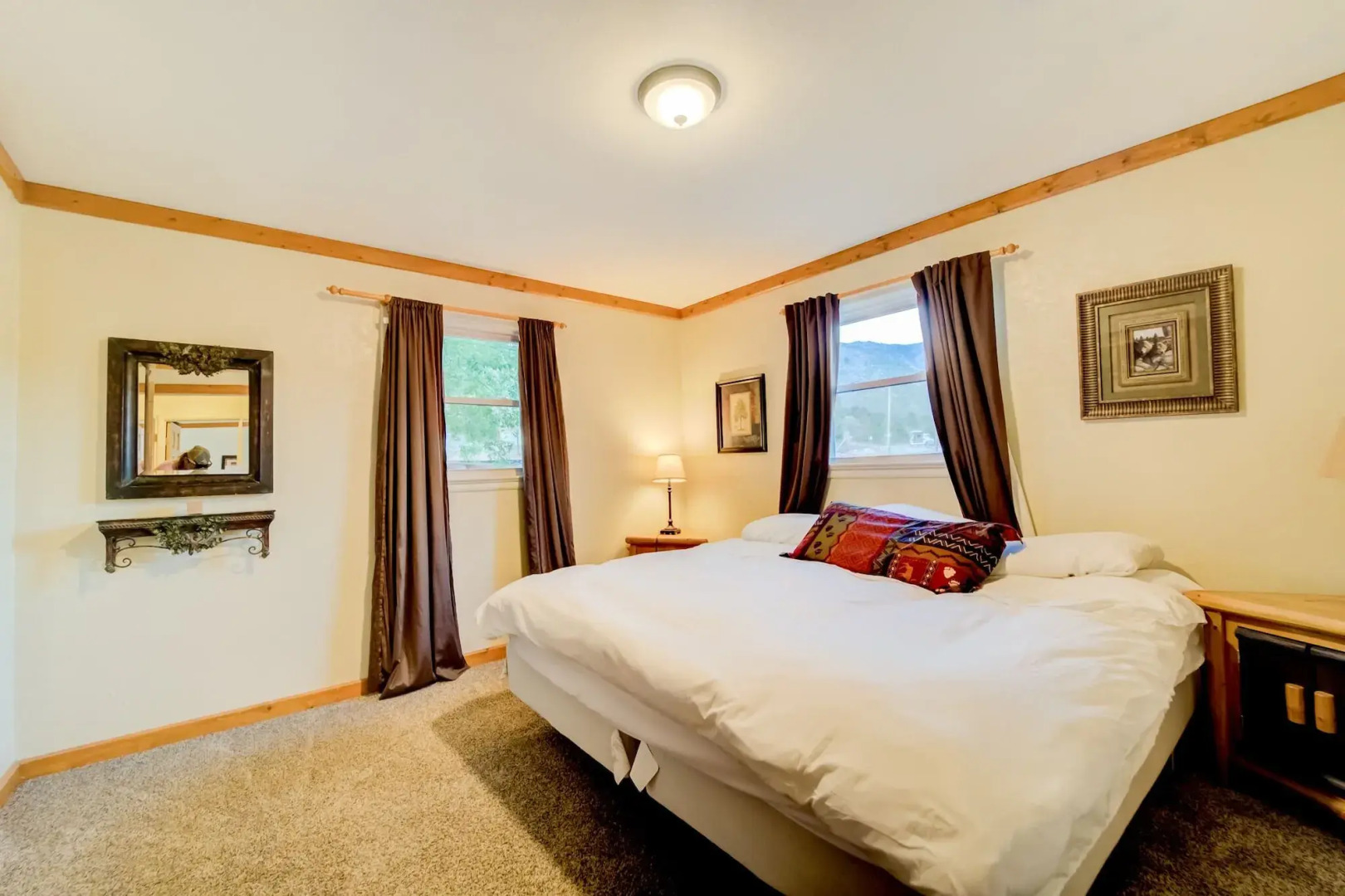 7 Bedroom on the Side of Pikes Peak on a Mountain Stream