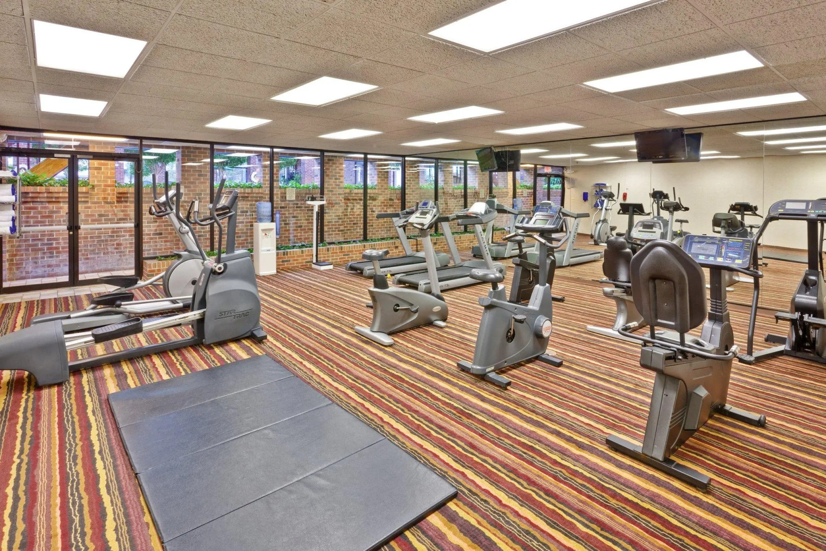 Holiday Inn Chicago SW-Countryside ConfCtr by IHG