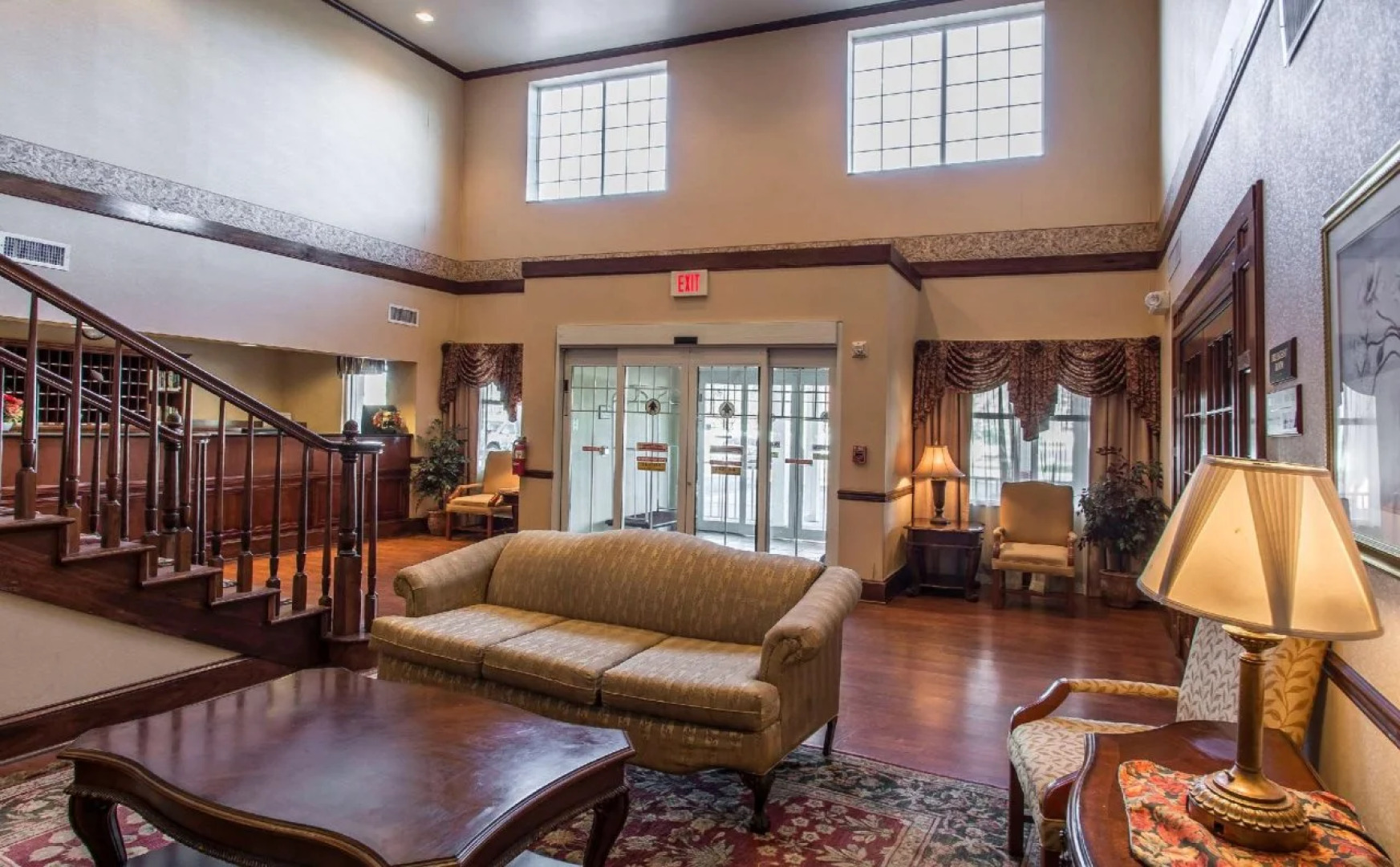 Econo Lodge Inn and Suites