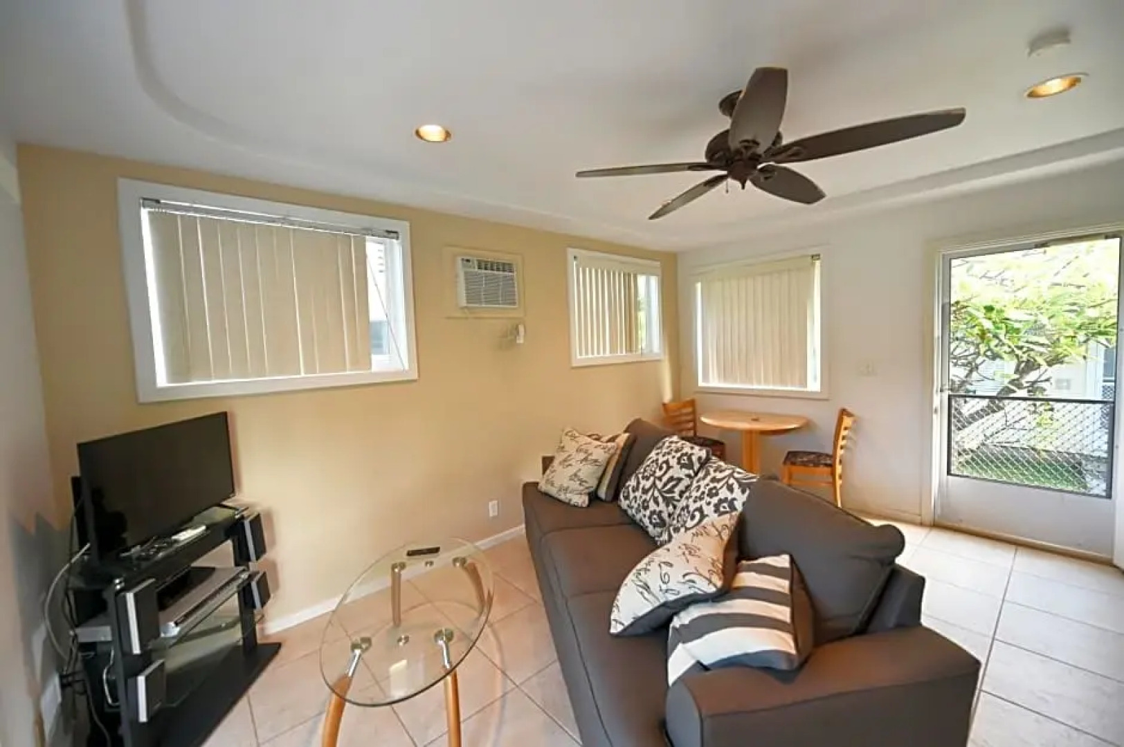 Waimanalo Beach Cottages