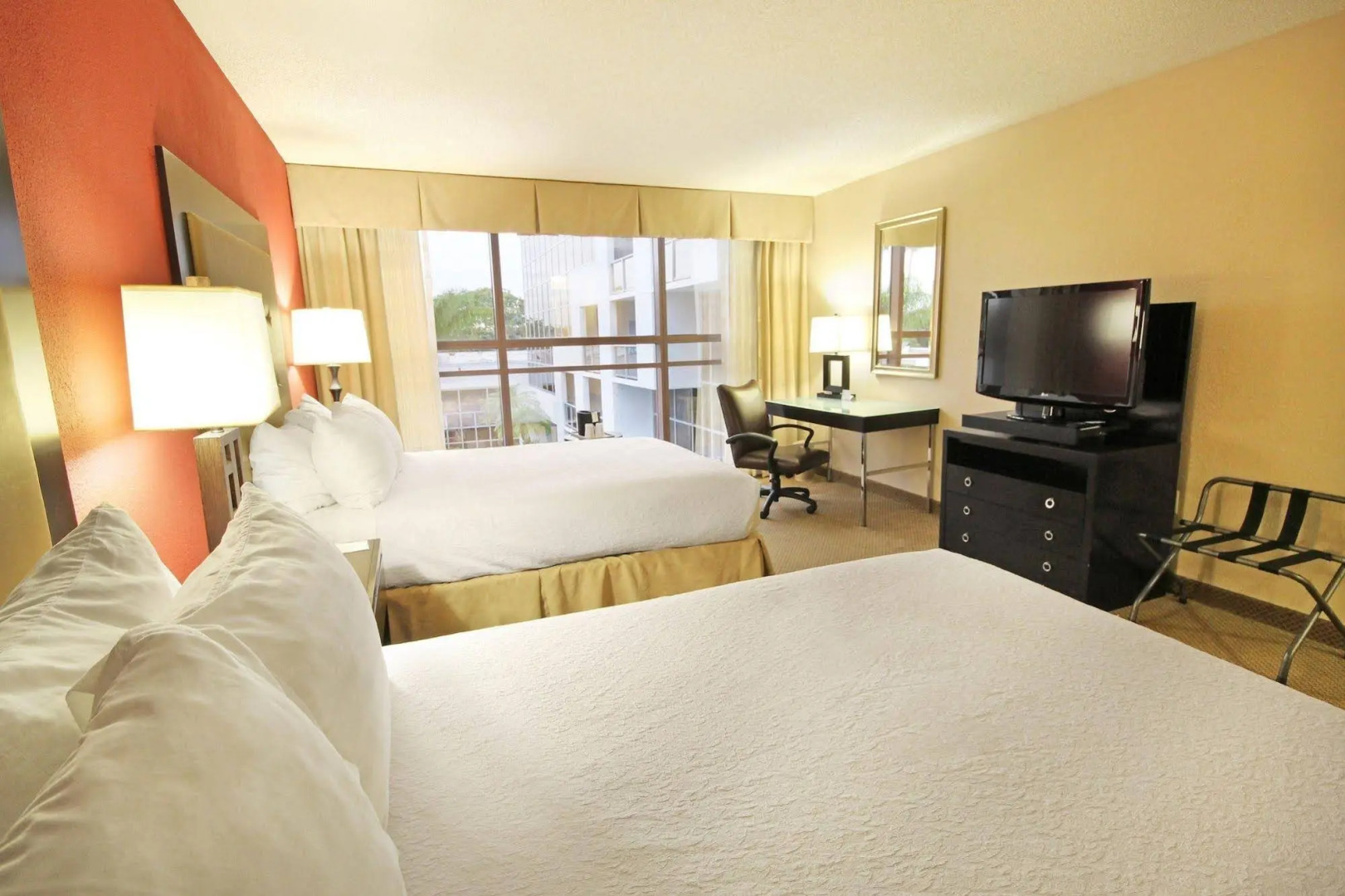 Sawgrass Grand Hotel and Suites Sports Complex