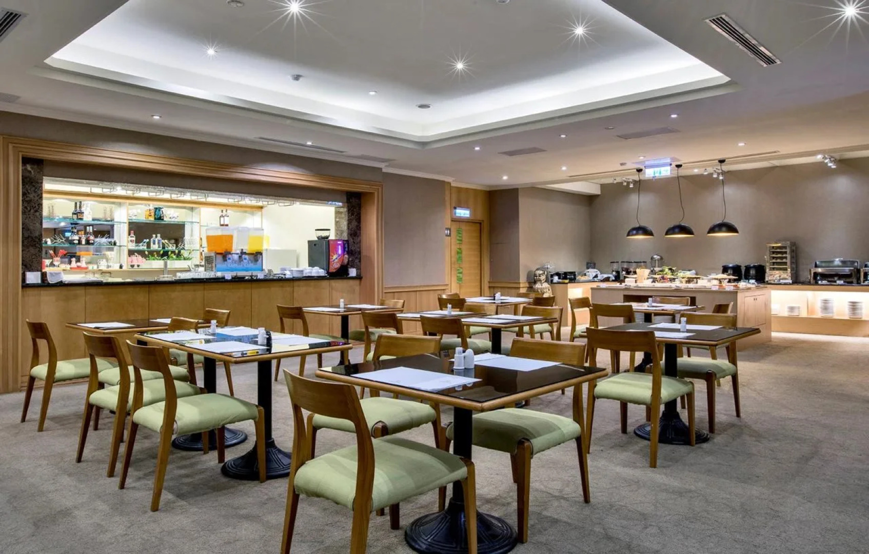 Carlton Hotel-Chung Hwa