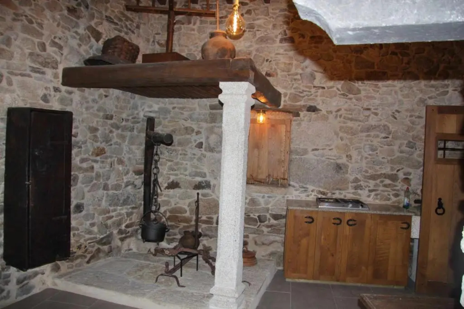 O Yunque Casa Ferrador Ribeira Sacra