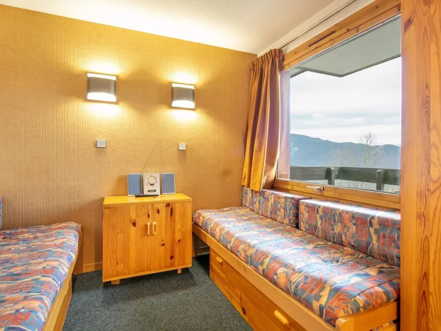 Studio in Doucy at the Foot of Ski Slopes