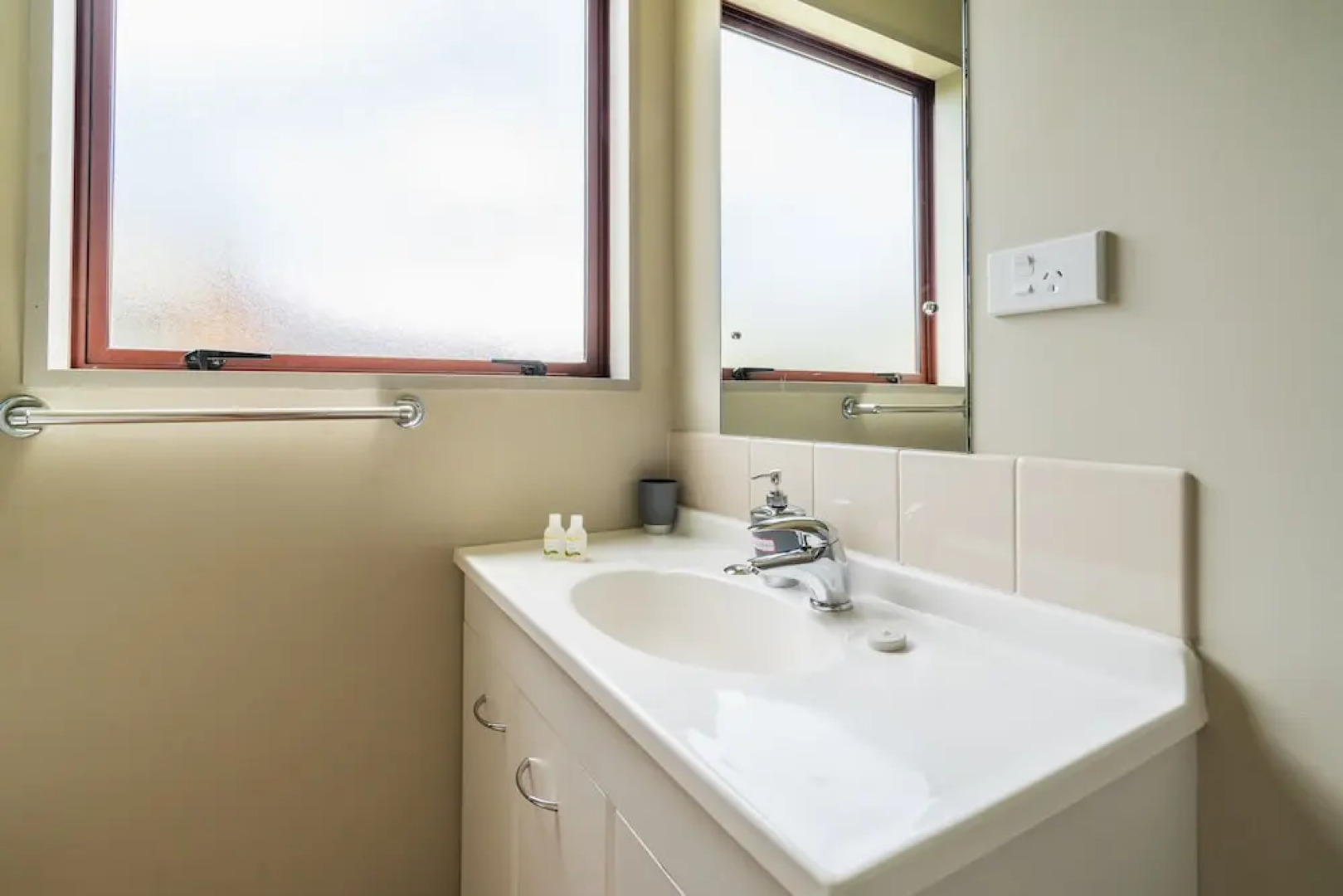 Cosy Contemporary Hideaway