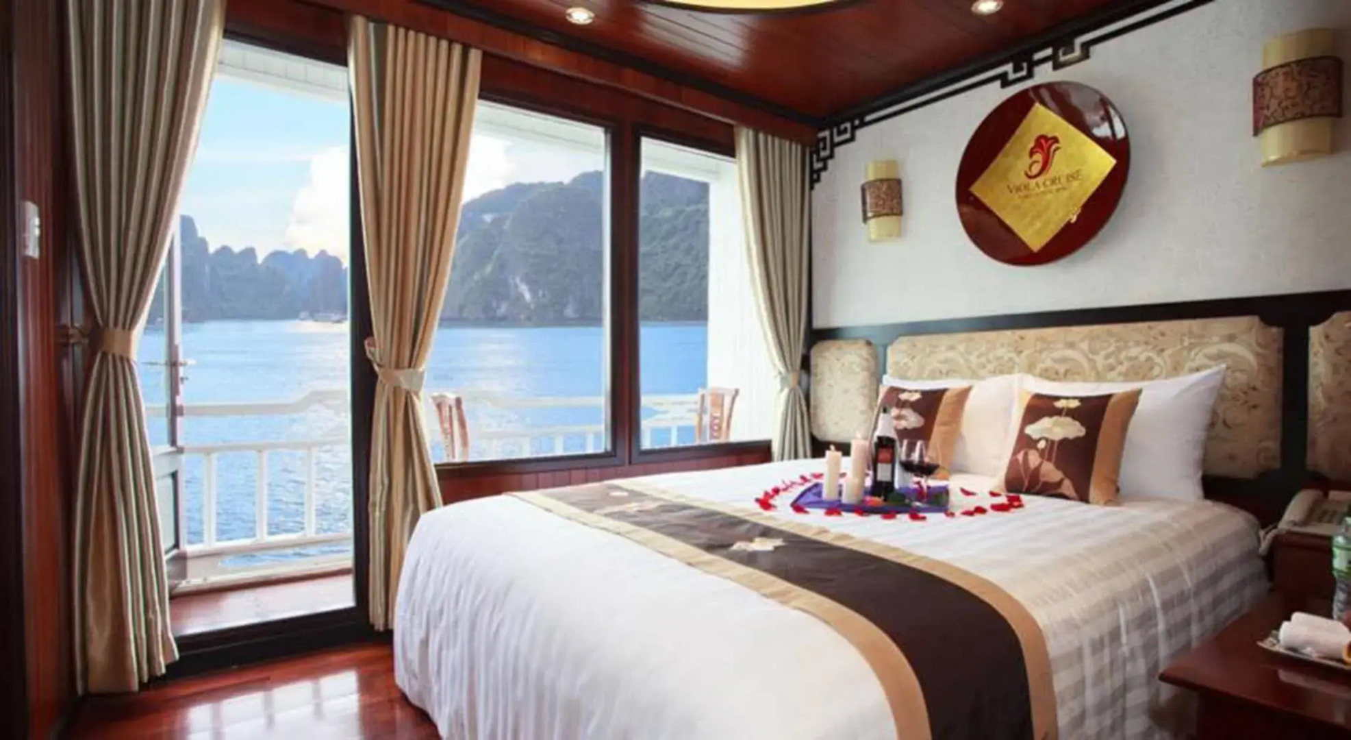 Viola Cruise Halong Bay