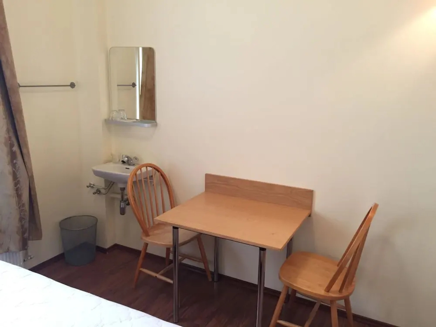 Отель Hlín Guesthouse