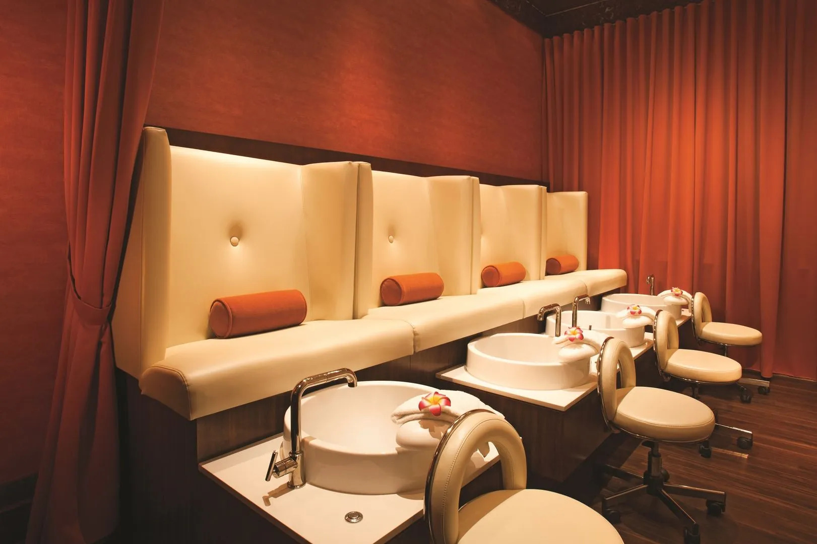 Walt Disney World Swan